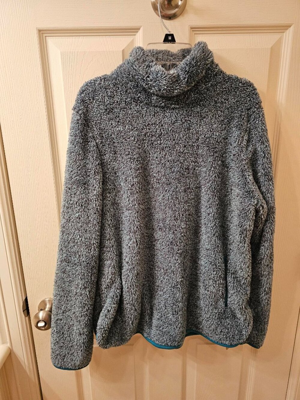 NWT ePretty Medium Green Cowl Neck Sweater w / Pockets